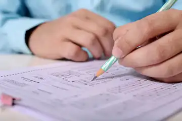 Ilustrasi contoh soal SBdP Kelas 6 Semester 1 PG dan esai disertai jawabannya.