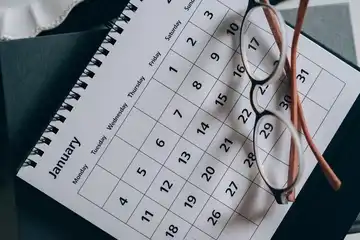 Ilustrasi nama bulan dalam Bahasa Jawa