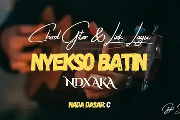 Ilustrasi lirik dan chord lagu 'Nyekso Batin' yang dibawakan oleh Ajeng Febria, sedang trending di Youtube Music.