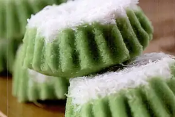 Resep kue putu ayu yang enak dan lembut lengkap dengan tips dalam membuatnya.