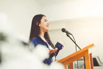 Ilustrasi pidato untuk ujian praktek kelas 6. 