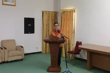 Kepala Otoritas Jasa Keuangan (OJK) Kalimantan Barat, Maulana Yasin saat membuka Konferensi Konferensi Pers APBN Kalimantan Barat Periode Bulan Maret Tahun&nbsp;2024, Selasa, 2 April 2024.