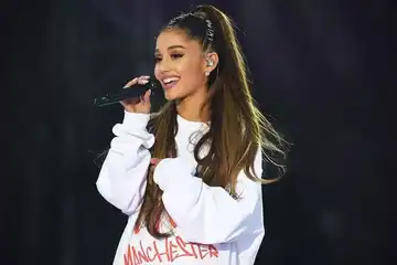 Lirik Lagu 'Intro End of The World' - Ariana Grande