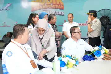 Aktivitas posko mudik  BPJS Kesehatan di Pelabuhan Soekarno Hatta Makassar 