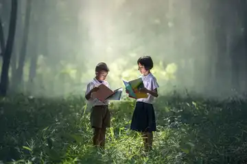 Ilustrasi membaca dan mempelajari struktur teks negosiasi dan contohnya.
