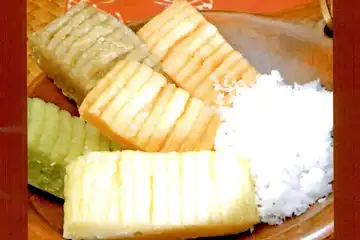 Resep getuk lindri atau getuk singkong yang enak, lezat, dan gurih.