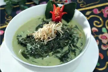 Resep gulai daun singkong yang enak dan mudah.