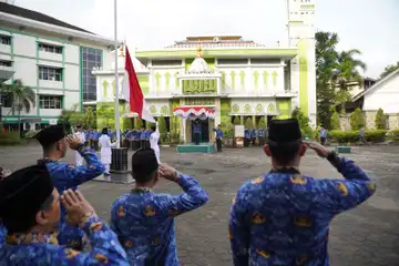 Upacara Peringatan Hari Lahir Pancasila di halaman Kantor Wali Kota.
