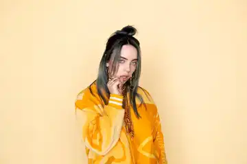 Lirik lagu 'BIRDS OF FEATHER' - Billie Eilish