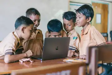 Ilustrasi teka-teki MPLS minuman dan makanan.