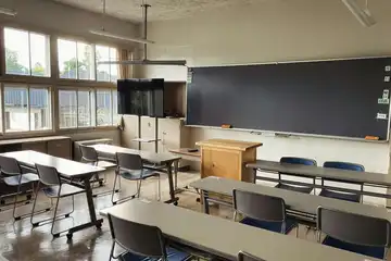 Ilustrasi alasan masuk sekolah SMP.