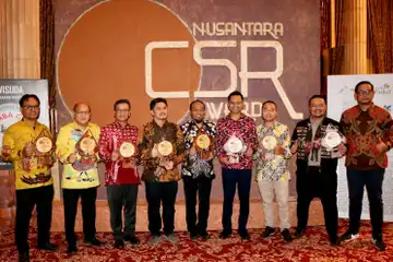 Penghargaan Nusantara CSR Awards 2024 yang diselenggarakan oleh La Tofi School of Social Responsibility kepada program-program Tanggung Jawab Sosial dan Lingkungan (TJSL) PLN yang dinilai mampu berkontribusi langsung bagi masyarakat dan lingkungan.