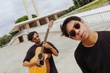 Lirik Lagu 'Badut Baru' &ndash; dbatlayar, Oh Ternyata Ada Dia Dalam Hatimu