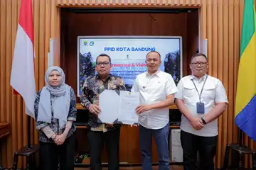 Pj Walikota Bandung A. Koswara saat menerima Tim Penilai Komisi Informasi Jawa Barat di Balai Kota Bandung, Rabu (9/10/2024)/Dok. Diskominfo Bdg