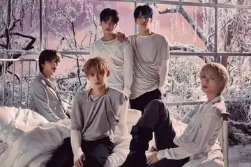 Lirik Lagu 'Over The Moon' &ndash; TXT, Lengkap dengan Terjemahannya