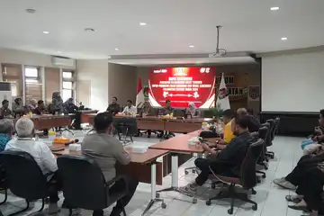 rapat koordinasi terkait gelaran Debat Terbuka Calon Gubernur dan Wakil Gubernur Kalsel Tahun 2024