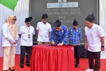 Pj Gubernur Sulsel Launching Desa Digital di Desa Bira binaan Bank Sulselbar, di Bulukumba, Senin, 18 November 2024.