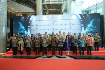 BEI, KPEI, KSEI, serta OJK melakukan Penutupan Perdagangan BEI 2024 di Jakarta, Senin (30/12/2024).  Foto: Otoritas Jasa Keuangan (OJK)
