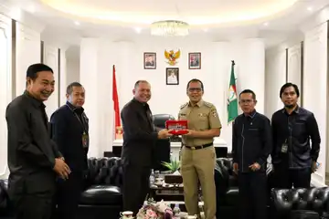 Wali Kota Makassar Moh. Ramdhan Pomanto menerima kunjungan Ketua PN Makassar, Dr. I Wayan Gede Rumega S.H., MH, beserta rombongan Selasa (14/01/2024).