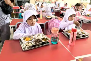 Program Makan Bergizi Gratis (MBG) di Salah satu sekolah di Jakarta. (Ist)