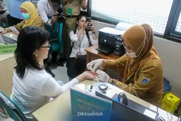 Wamendiktisaintek Stella Christie Tinjau Pelaksanaan PKG di Puskesmas Cakung 