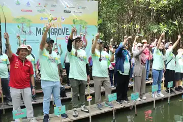 Radio Sonora dan SmartFM berinisiatif meluncurkan program Lestari Mangrove.