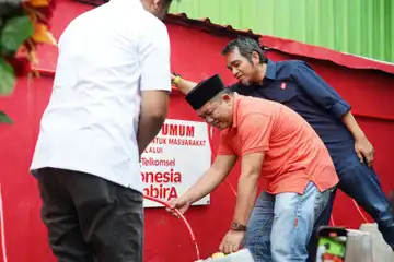 Perbaikan fasilitas umum sumber air bersih di Makassar 