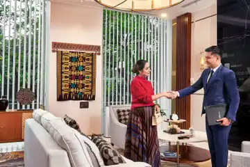 PT Bank Rakyat Indonesia (Persero) Tbk kembali mencatatkan pencapaian membanggakan di tingkat global dengan meraih penghargaan Indonesia&rsquo;s Best Bank For Discretionary Portfolio Management dalam ajang bergengsi Euromoney Private Banking Awards 2025 yang diselenggarakan The Savoy London pada 28 Maret 2025.
