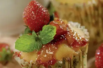 Resep muffin strawberry.
