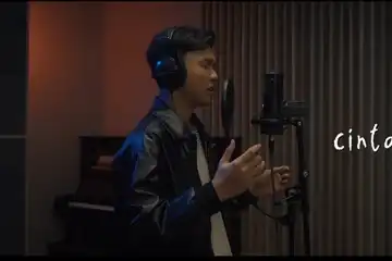 Lirik Lagu 'Tahta Hatiku' - Fajar Noor