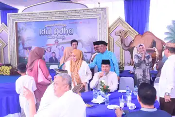 Idul Adha yang Penuh Keakraban, Wagub Cik Ujang Sambut Ribuan Warga di Open House