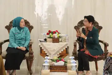 Ketua TP PKK Kota Palembang, Dewi Sastrani Ratu Dewa, menerima audiensi dari Ikatan Dokter Indonesia (IDI) Cabang Palembang di rumah dinas wali kota Palembang.