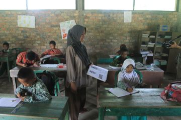 Lirik Lagu Hymne Guru Lagu Yang Didedikasikan Untuk Guru Sonora Id