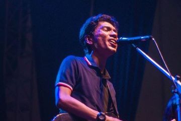 Chord Dan Lirik Lagu Untuk Perempuan Yang Sedang Di Pelukan Milik Payung Teduh Sonora Id