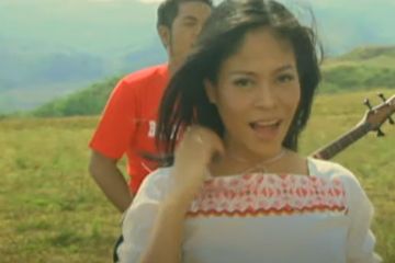 Lirik Lagu Bendera Milik Cokelat Merah Putih Teruslah Kau Berkibar Sonora Id