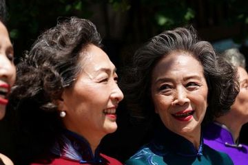 Di China, Jalan Raya Di Jadikan Empat Nenek Mantan Model Sebagai ...