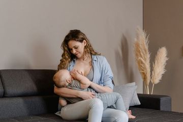10 Arti Mimpi Menyusui Bayi, Jika Laki-laki Prediksi Datangnya ...