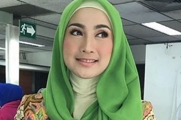 Sukses Jadi Single Mom Selama 16 Tahun, Ternyata Ini Rahasia Desy ...