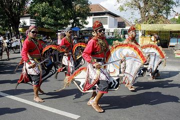 13 Properti Tari Kuda Lumping, Tarian Tradisional asal Jawa ...