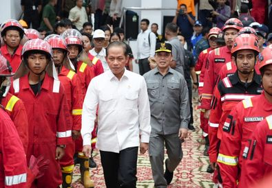Menteri LH Pimpin Apel Siaga Karhutla di Kalbar: Butuh Teknologi Permanen dan Penegakan Hukum Tegas