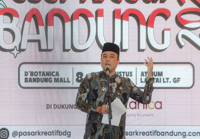 Ratusan UMKM Meriahkan Pasar Kreatif Bandung 2025