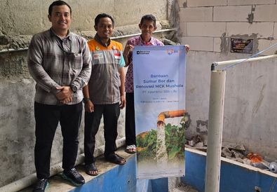 BRI Life Ulurkan Bantuan Penyediaan Air Bersih dan Sanitasi MCK  di Desa Terdampak Banjir Bandang Sukabumi Jawa Barat