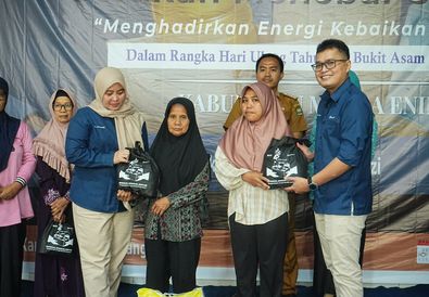 Sambut HUT ke-45, PTBA Padukan Bantuan Pangan dan Edukasi Gizi untuk Masyarakat Lawang Kidul