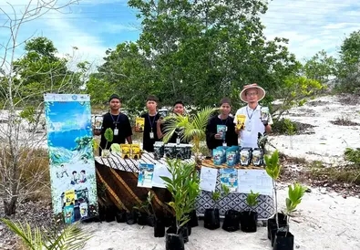 Pelajar SMKN 2 Koba Gelar Pameran Produk Usaha di Wisata Danau Kaolin Demi Latih Jiwa Kewirausahaan