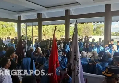 Tuntut Perbaikan Kualitas Pendidikan, Ratusan Mahasiswa UBB Datangi DPRD Provinsi Bangka Belitung