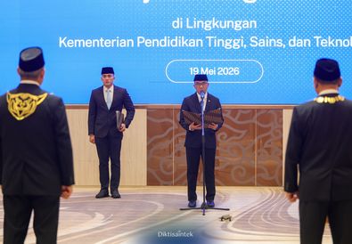 Perkuat Tata Kelola Pendidikan Tinggi, Mendiktisaintek Lantik Jajaran Pimpinan PTN
