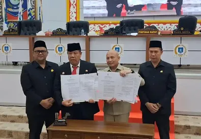 DPRD Sahkan Perda IPR, Gubernur Hidayat Arsani Sebut untuk Kesejahteraan Masyarakat  