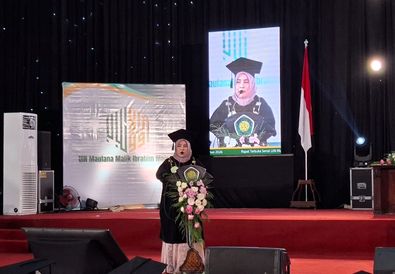 Ratusan Wisudawan UIN Malang Diluluskan, Rektor Hadiahkan Beasiswa S2 di Momen Wisuda  