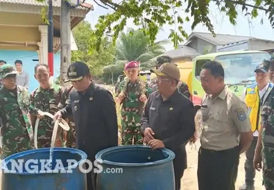 Masih Kemarau, Pemkab Bangka Tengah Terus Distribusikan Air Bersih ke Desa yang Krisis Air  
