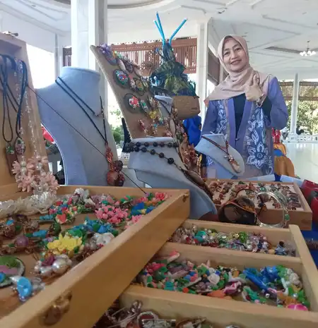 Keren, Produk Pengusaha Aksesori Mitra BRI Ini Bakal Warnai Bazar Festival Film Indonesia di Paris
